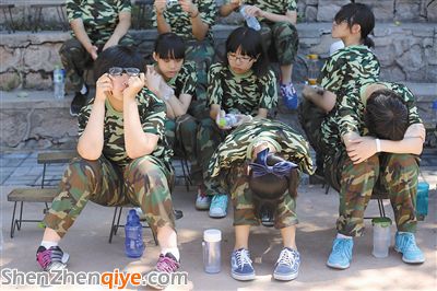 遼寧某高中女生軍訓(xùn)期因軍姿不好受訓(xùn)斥 后跳樓自殺