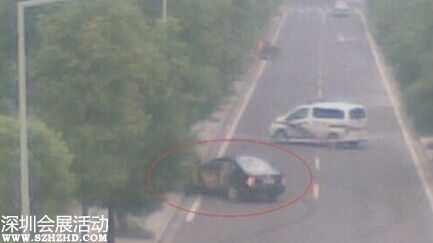 男子死于車內(nèi)一人全裸 車內(nèi)無打斗痕跡兩人均已死亡