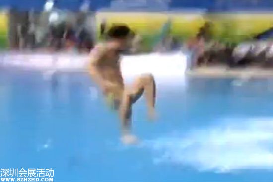 韓國跳水選手出現(xiàn)重大失誤 趴著入水得0分