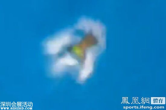 韓國跳水選手出現(xiàn)重大失誤 趴著入水得0分