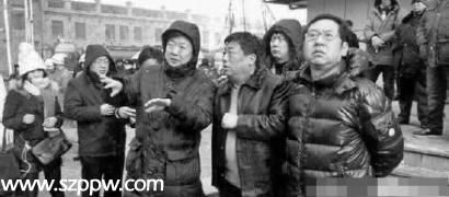 前排右一為遭熱議的石嘉興 