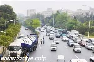 <a href=http://www.sz1980.com/shenzhen/ target=_blank class=infotextkey>深圳</a>市展開泥頭車專項整治 舉報獎勵500元