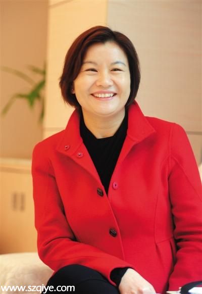 女首富周群飛談創(chuàng)業(yè)往事：否認曾當前老板小三