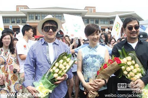 成龍設(shè)影視學院親任院長馮小剛李冰冰當客座教授