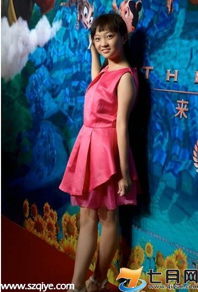 15歲林妙可亭亭玉立大姑娘近照曝光 揭林妙可吸煙陪酒照片