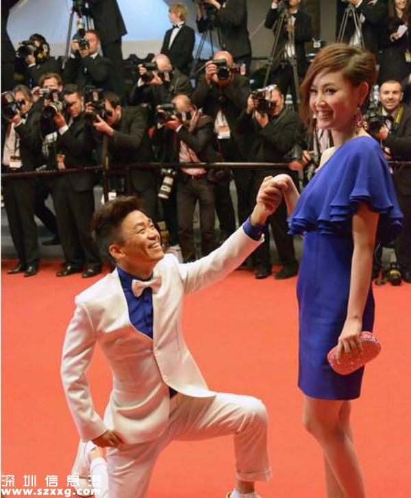 王寶強國慶假期看劇本 農(nóng)村傻根王寶強與?；▼善揆R蓉情史