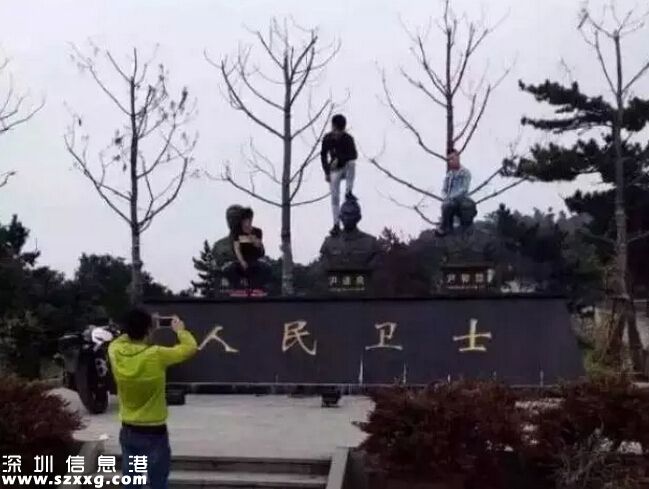 男子腳踩消防烈士銅像拍照戰(zhàn)友落淚 警方正追尋涉事男子