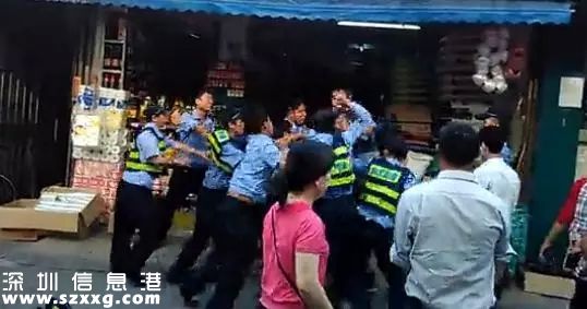 網(wǎng)傳坪山城管打人 經(jīng)查是店主暴力抗法持刀追砍城管