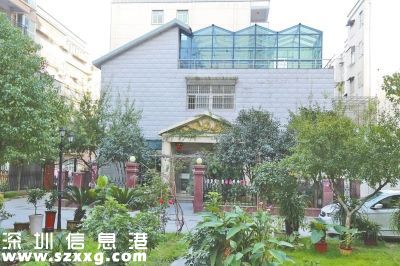  石二群在駐馬店市區(qū)樂龍小區(qū)的一處別墅