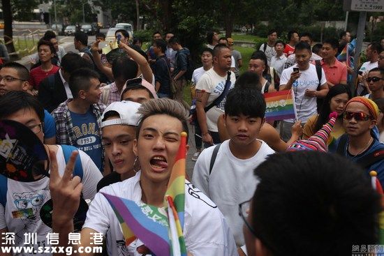 臺(tái)北舉行第13屆臺(tái)灣同性戀游行 大陸2000人參加