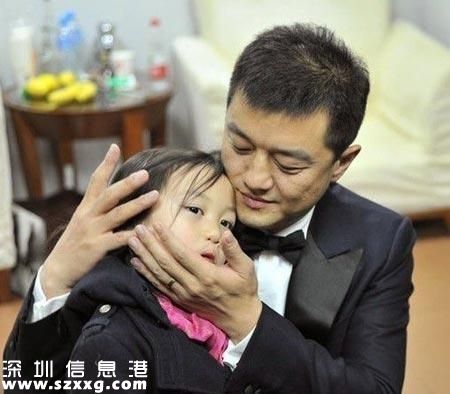 李亞鵬遭女兒朋友圈屏蔽：自拍走紅 微博被關(guān)