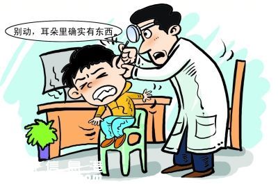 蟑螂爬入男童耳朵 昆蟲入耳怎么辦？