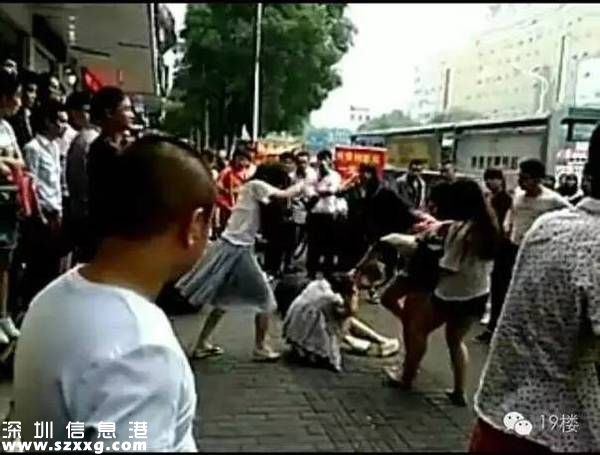 推嬰兒車被暴打