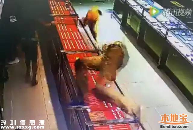 深圳保安特意到珠海搶劫金鋪 因想買輛十幾萬的豪車