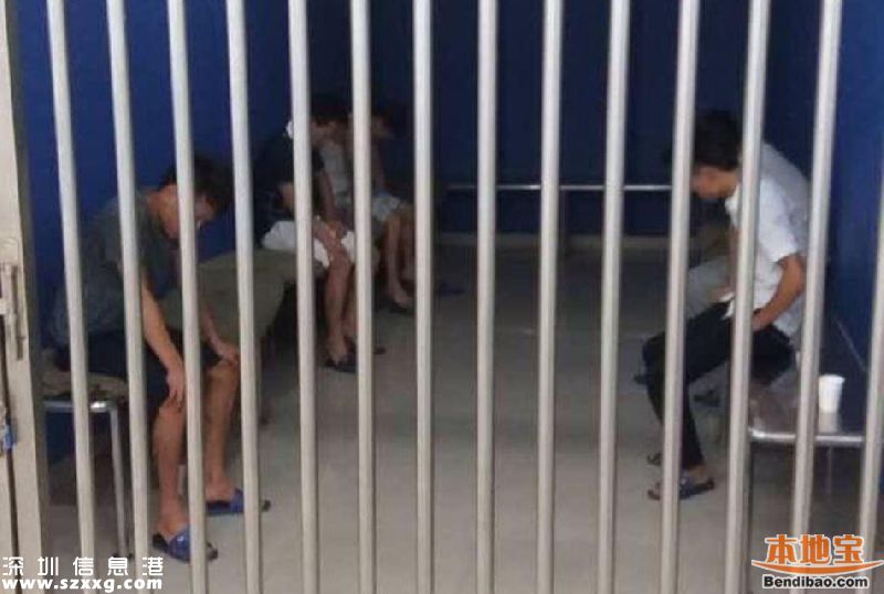 深圳查酒駕現(xiàn)奇葩 朋友被抓4人躺地?cái)r警車(chē)(組圖)