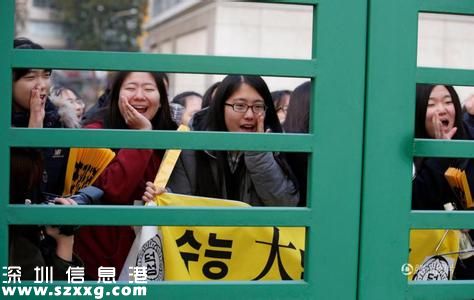 韓國高考拉開帷幕 學弟學妹為前輩祝福祈禱 