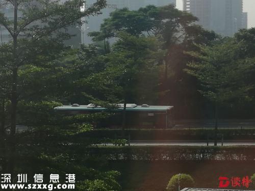<a href=http://www.32tj.com/shenzhen/ target=_blank class=infotextkey>深圳</a>公交車冒煙要自燃？是剎車片摩擦產(chǎn)生的煙霧