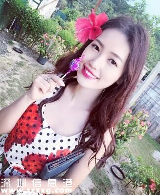 王寶強妻子馬蓉曬美照 穿低胸長裙唇紅膚白