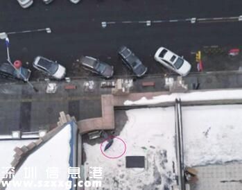 女孩撐傘從11樓跳下 模仿動畫片撐傘跳動作一躍而下