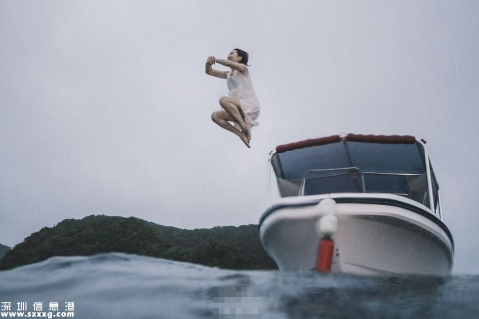 陳赫前妻許婧變海底美人魚 性感比基尼秀長(zhǎng)腿美臀
