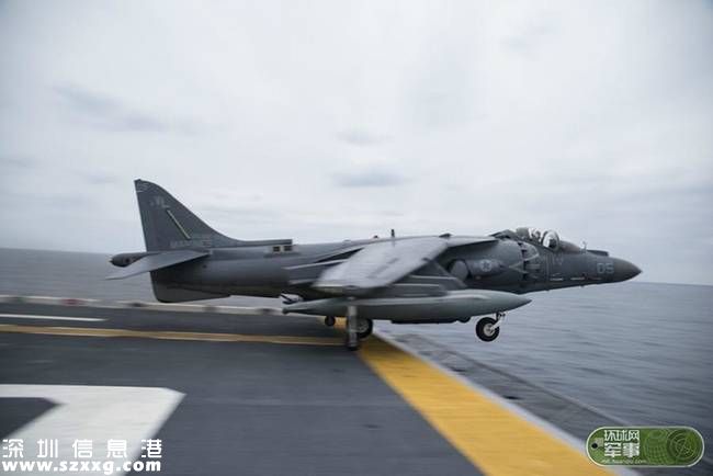 真會玩！美軍乘軍艦東海上打高爾夫(組圖)