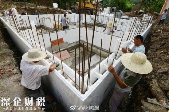 農(nóng)民用泡沫蓋別墅 系EPS模塊當(dāng)?shù)卣罅ο锣l(xiāng)推廣