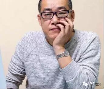 作為一個(gè)存心的詐騙人，李笑來的貪心絕不僅僅這一點(diǎn)。